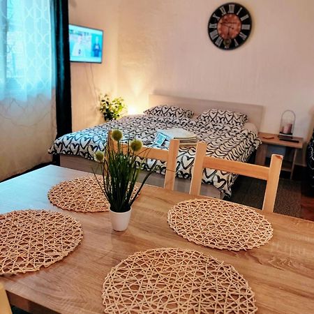 Studio Apartman Buteo Jastrebarsko Eksteriør bilde