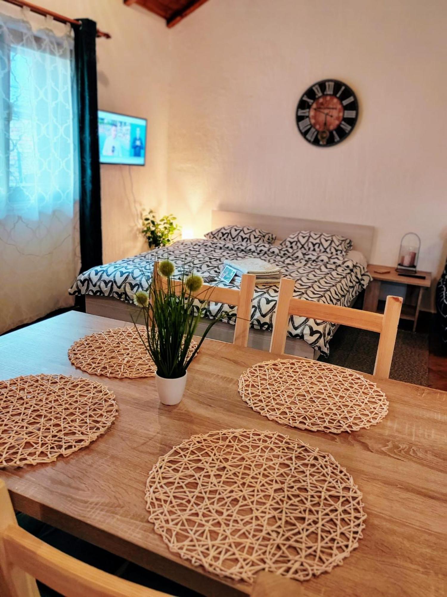 Studio Apartman Buteo Jastrebarsko Eksteriør bilde